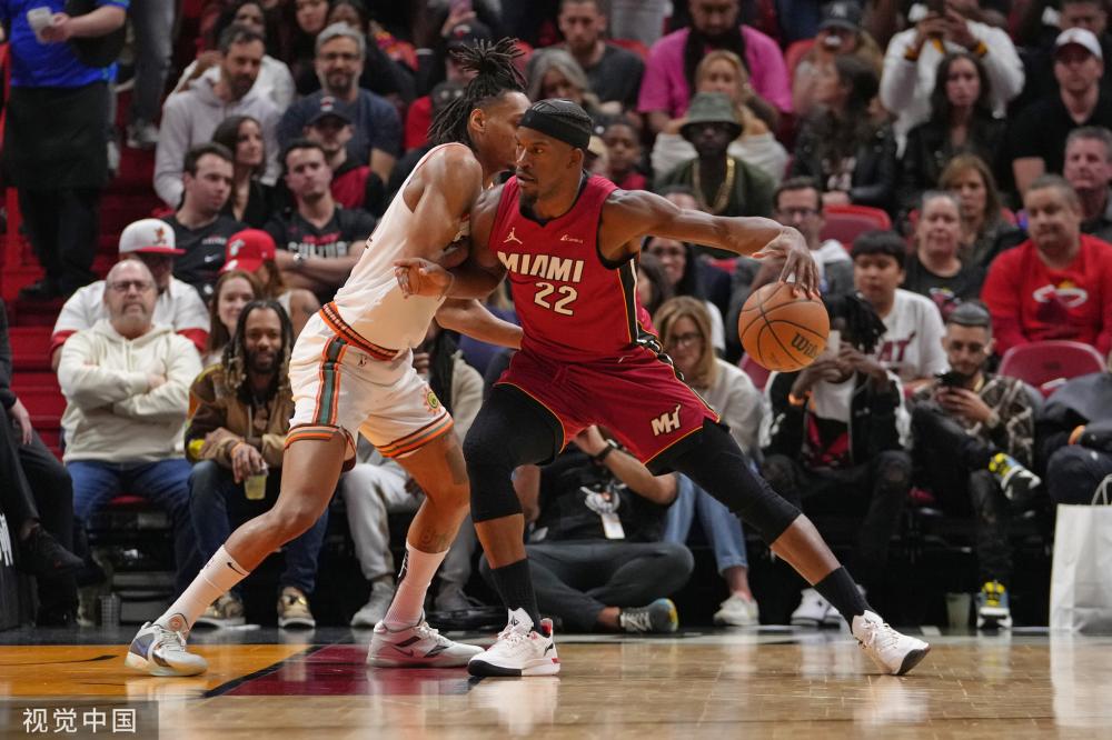 双雄齐头并 双雄齐头并