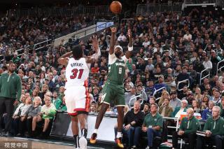 比赛一开始 比赛一开始