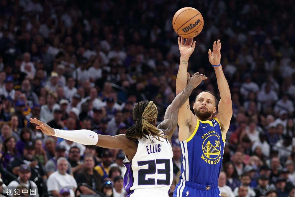 他在一次采 他在一次采