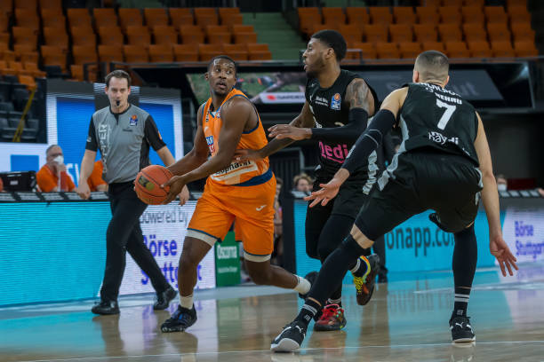 利队的进攻 利队的进攻